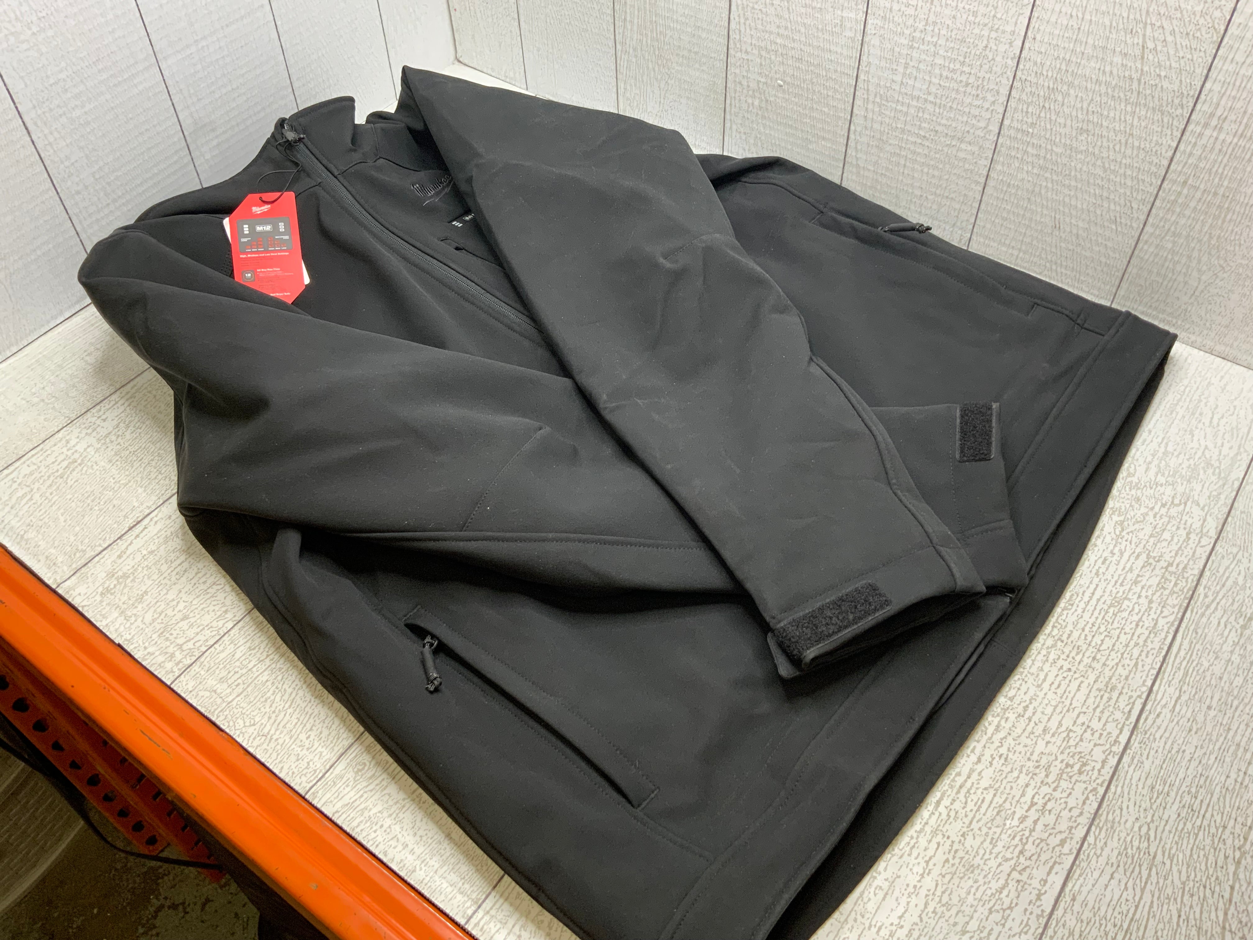Milwaukee M12 Heated Jacket Kit - Battery and Charger Included (XL, Black) (8059221180654)